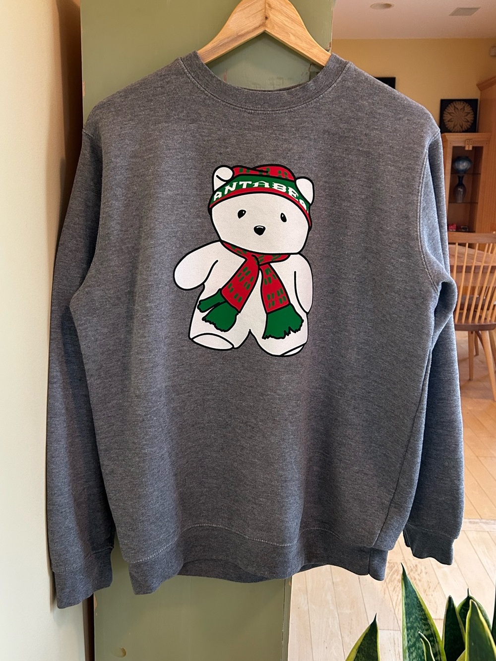 Santa Bear Crewneck Sweatshirt Heather Charcoal Gray Unisex Size Medium